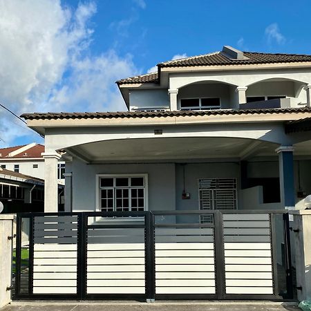 Desyafiq Homestay Kuala Kedah Exterior foto